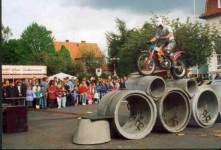 trialontop.jpg (41235 Byte)